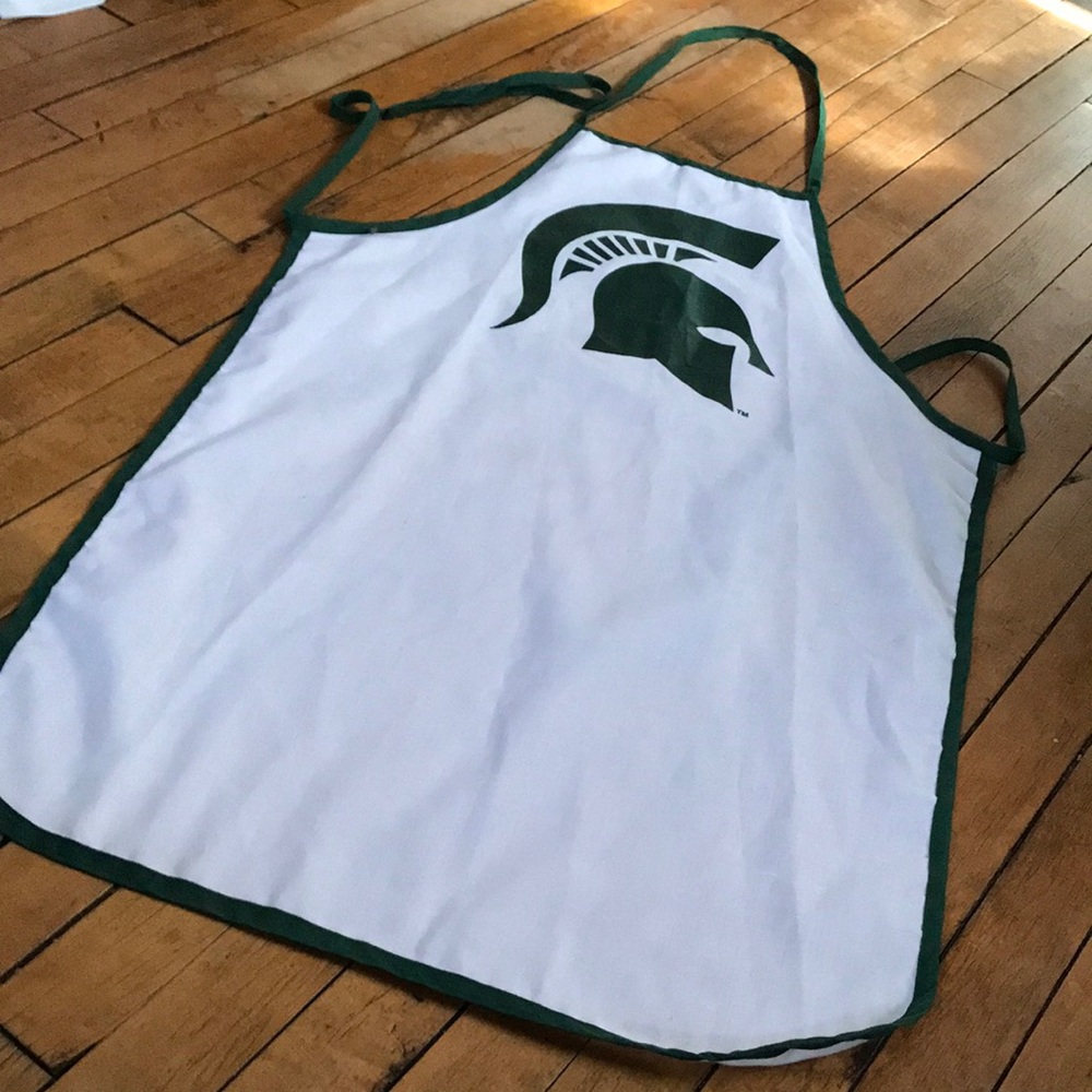 White‎ Apron with Green Spartan Logo